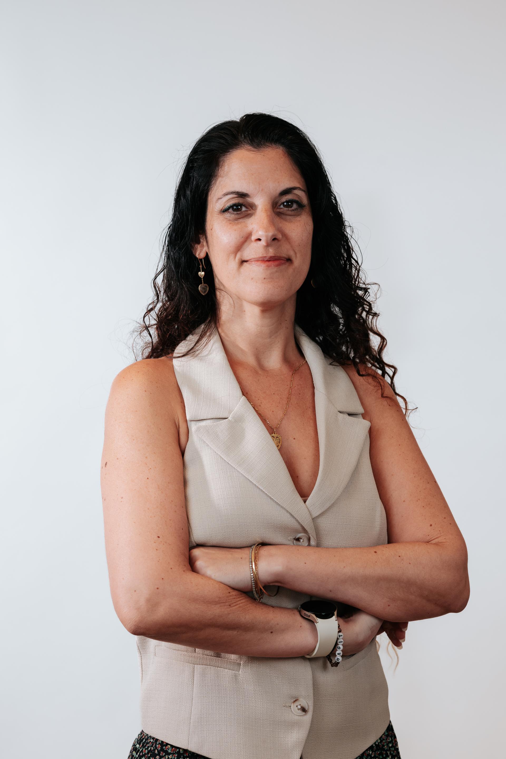 חגית שור ניאקן